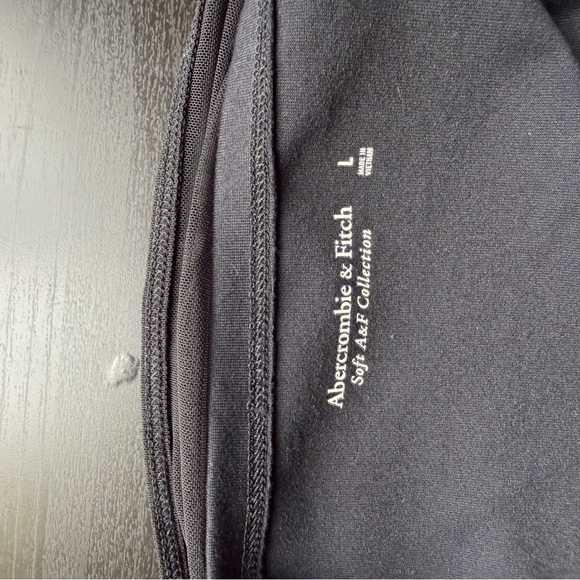 Abercrombie & Fitch Black Mesh Sleeve Cropped Long Sleeve Top size Large EUC - Picture 13 of 14